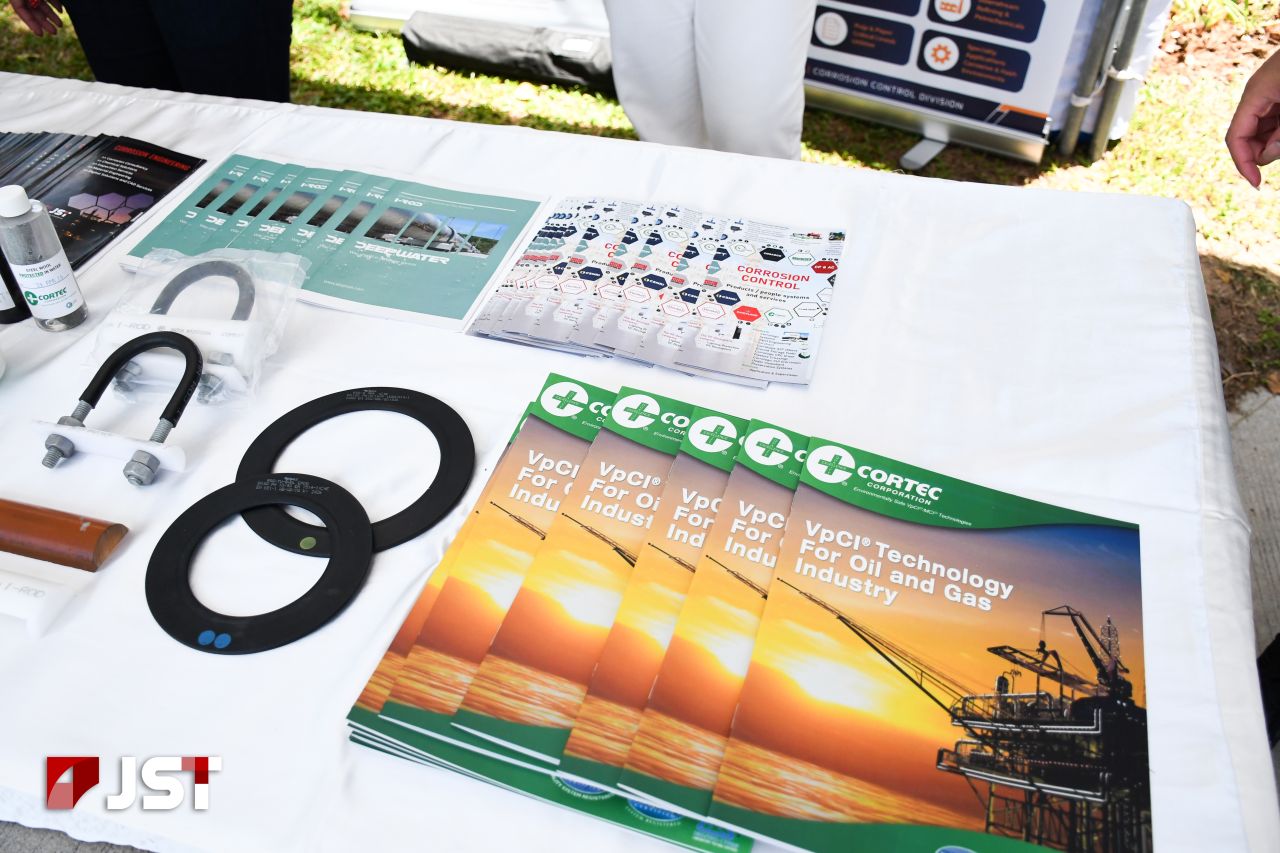 Cortec VpCI technology and Deepwater I-Rod pipe supports.