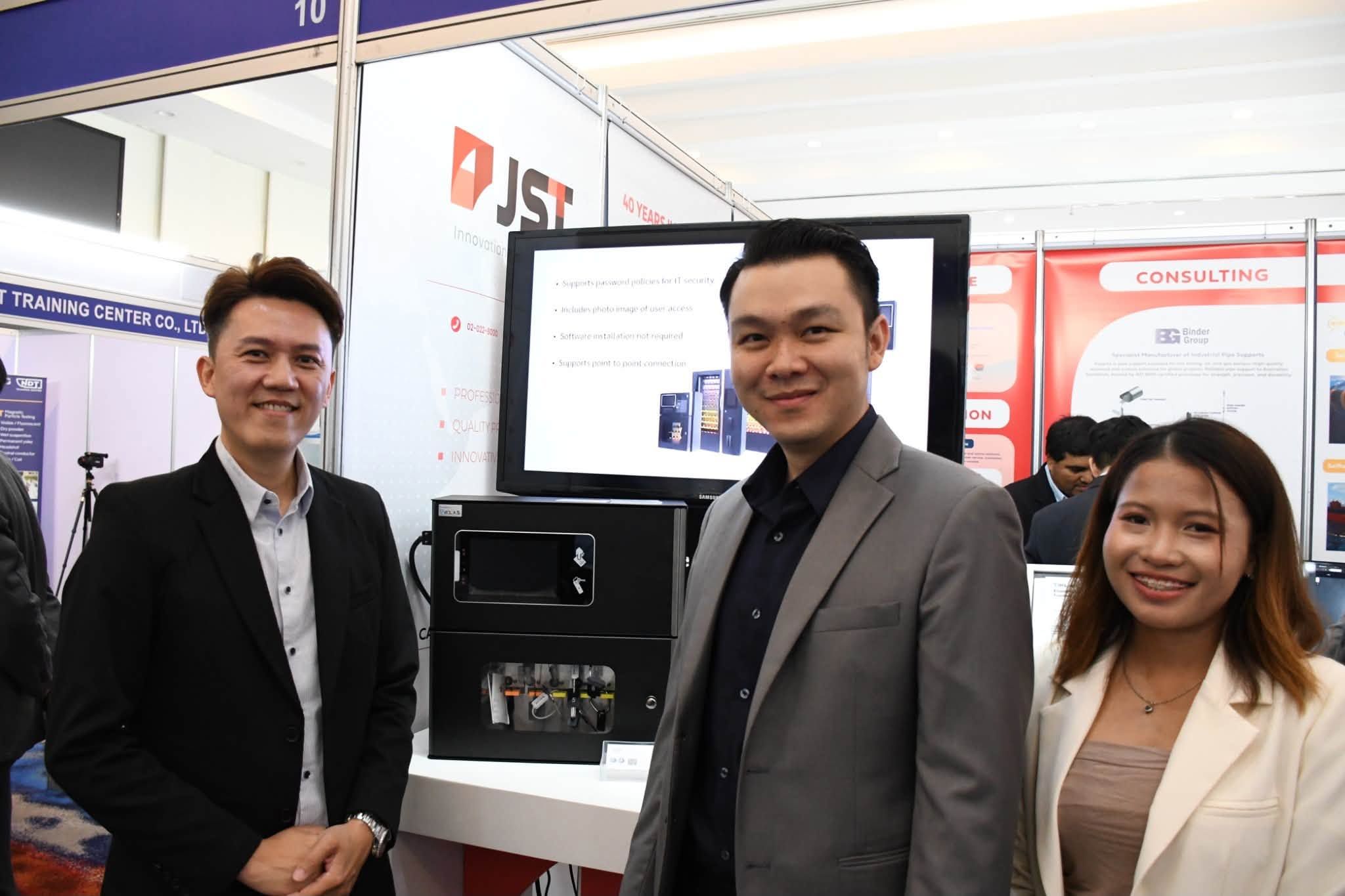 Technology demonstration at the JST Group booth, Oil & Gas Roadshow 2026